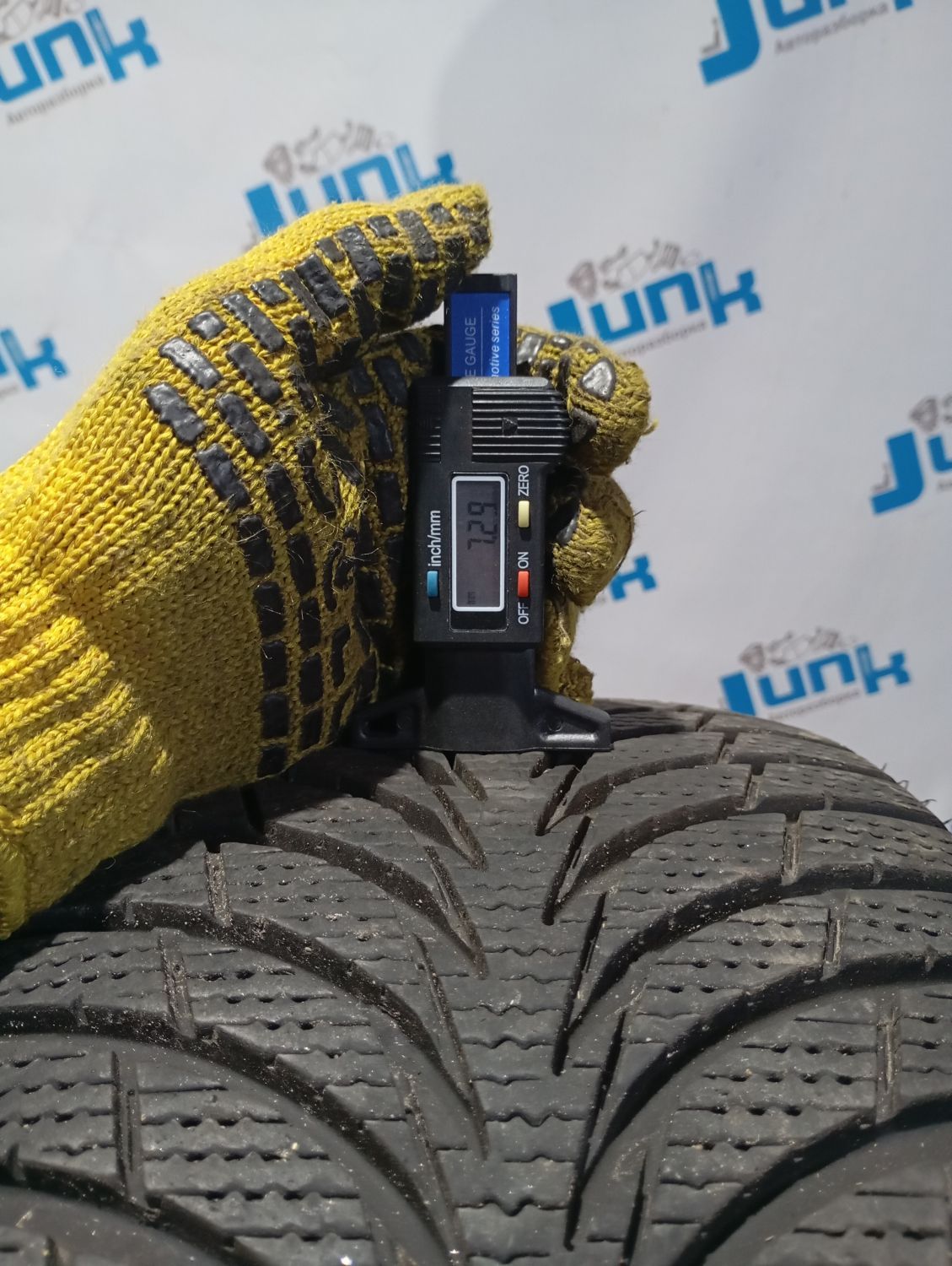 Шини Goodyear UltraGrip Ice+ 215/55 R17 94T Б/У 7 мм