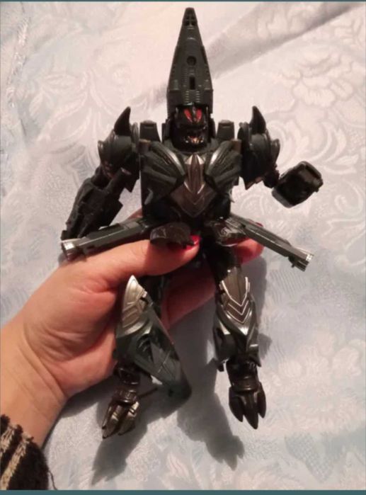 Іграшки роботи трансформери