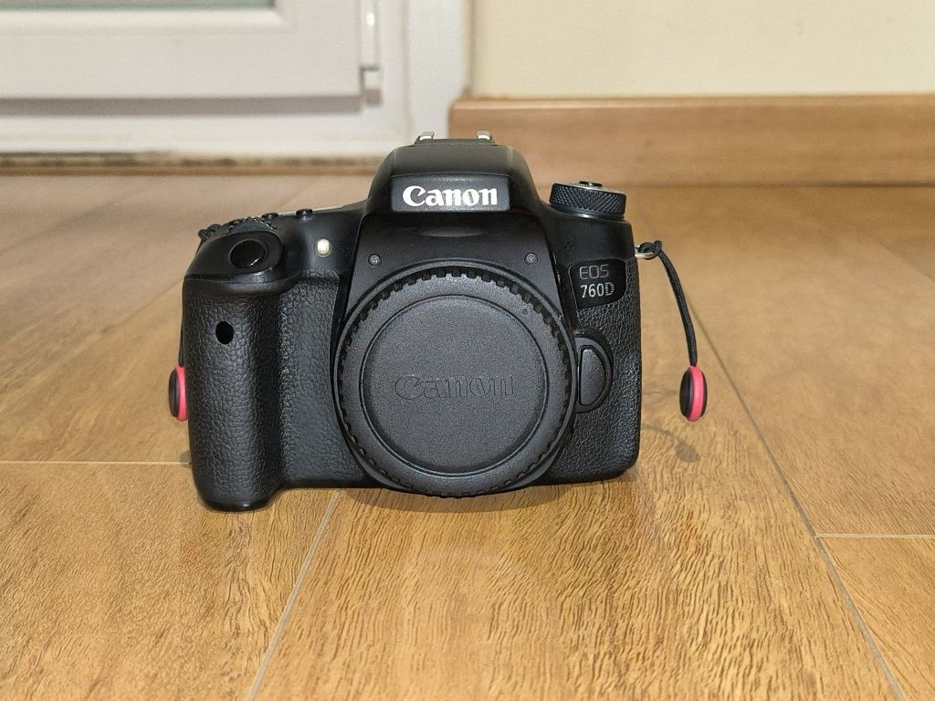 Câmara Canon 760D em ótimo estado com bateria e carregador originais