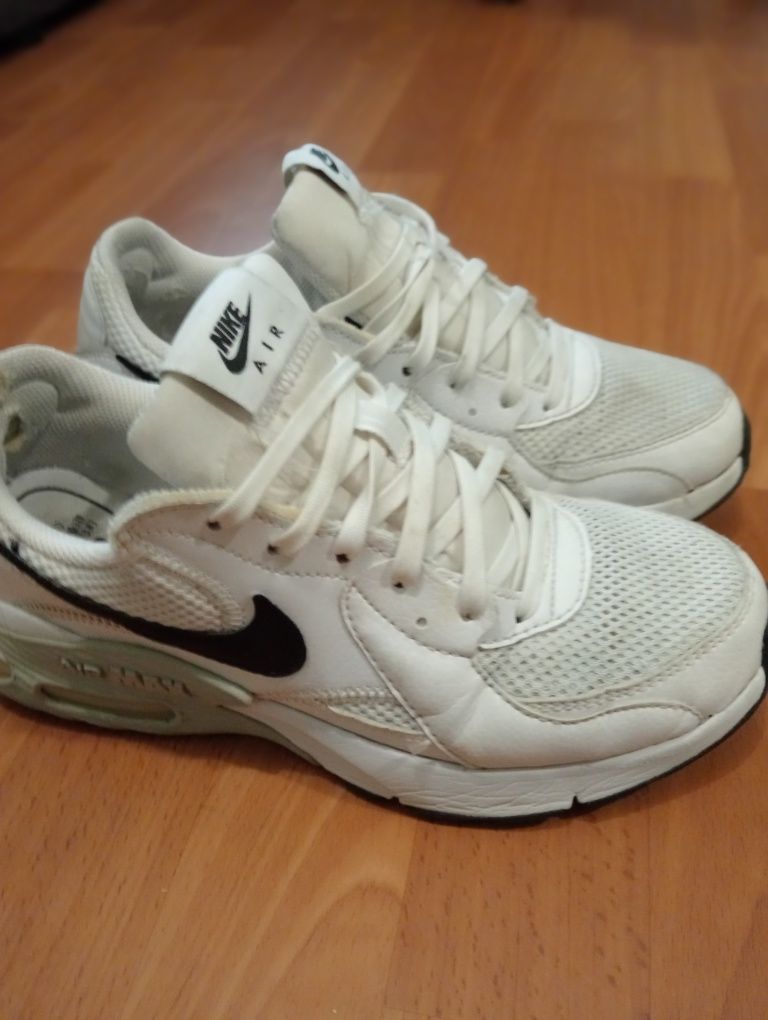 Продам Nike Air Max 38.5