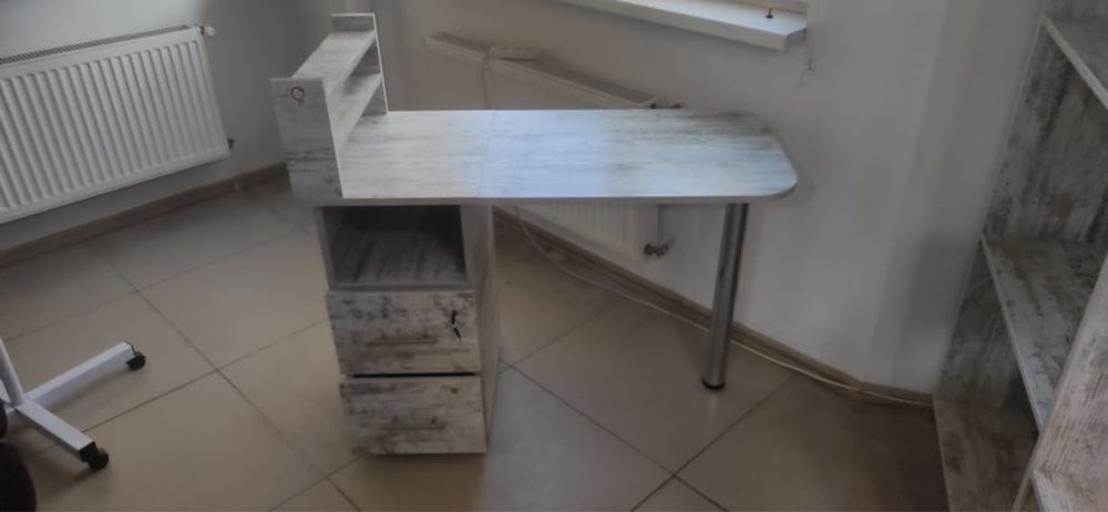 Продаж мебелі для студіі краси
