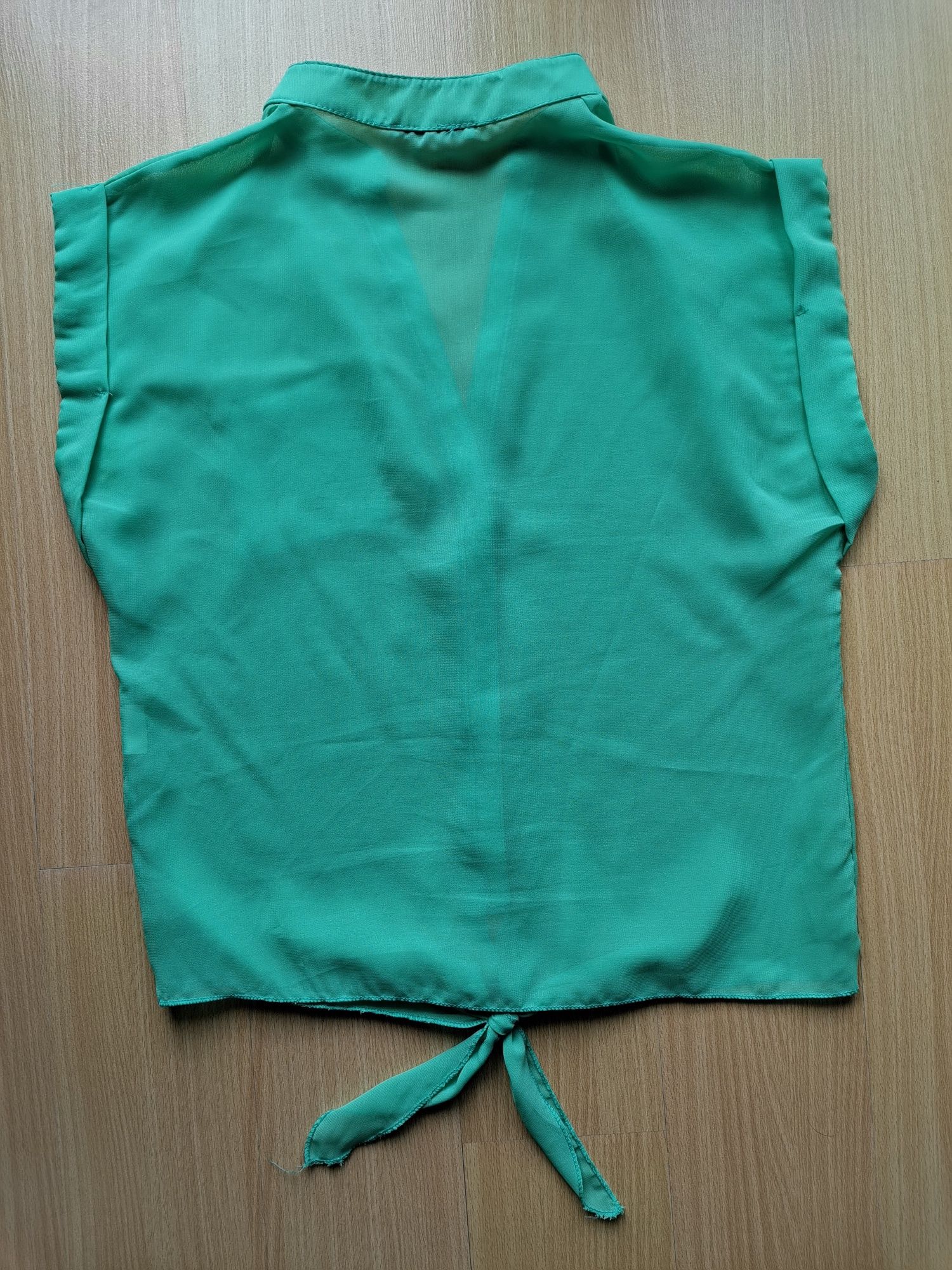 Camisa verde esmeralda