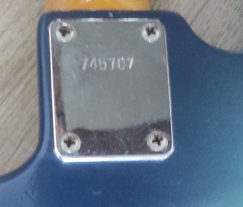 Бас-гітара в стилі Fender Precision Bass