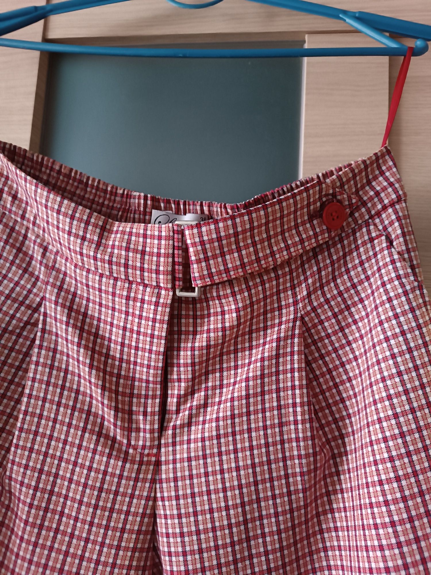 Літні брюки та костюма в клітинку 46-48 р можливо на вагітну