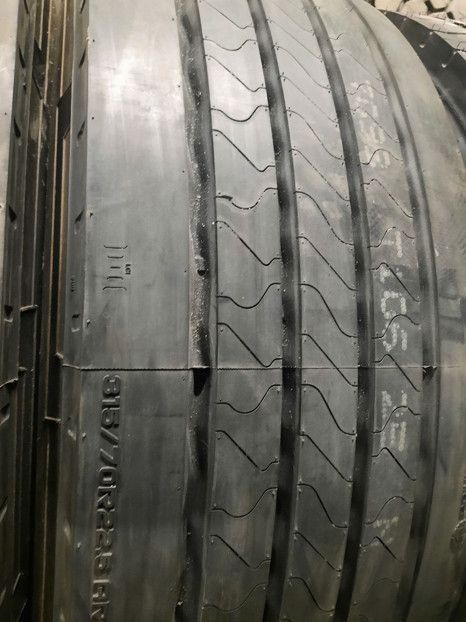 Opony 315/70 R22.5 Austone AAR603 Prowadząca