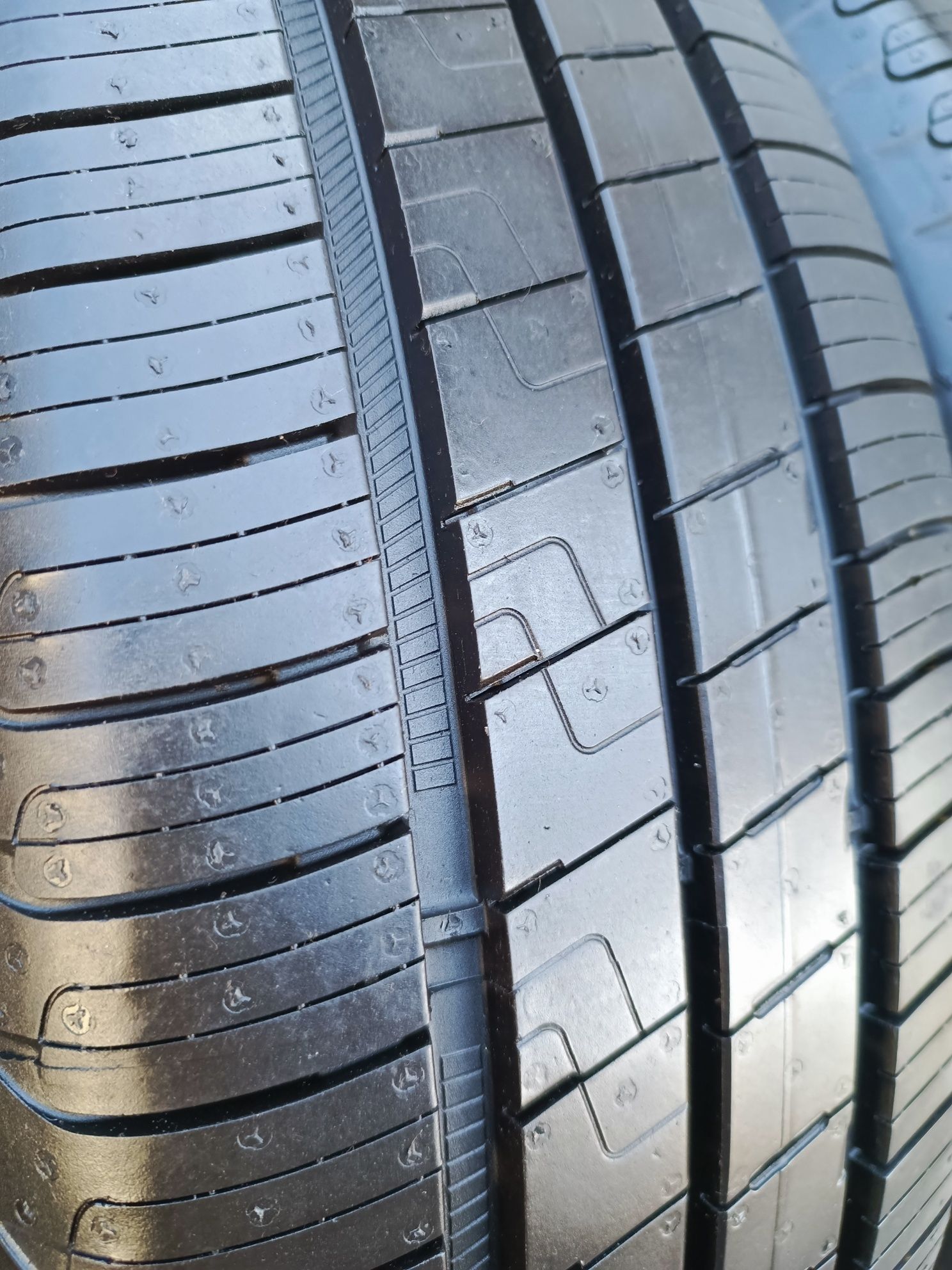 Opony 195/60/R18. 96H. Dot 0621r. Goodyear. Głębokość bieżnika 7, 5 mm