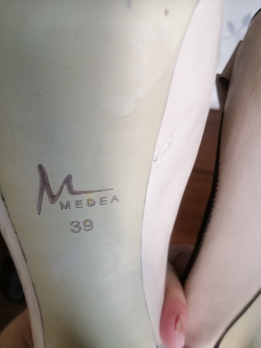 Туфли красивые MEDEA на высоком каблуке