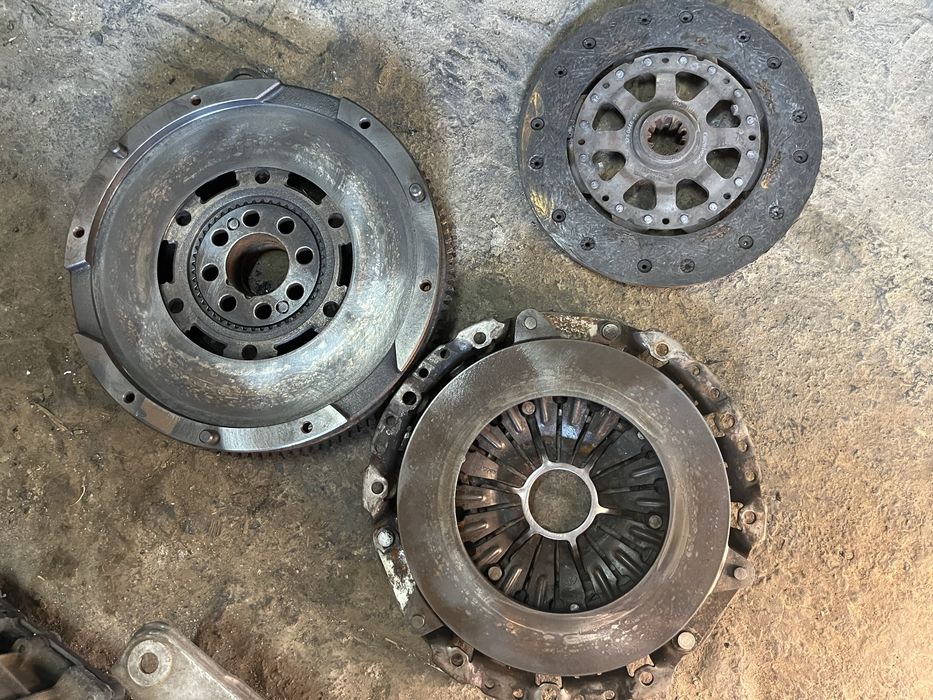 Sprzeglo bmw e46 e39  2.0i 2.2i 2.5i 228mm dwumasa docisk