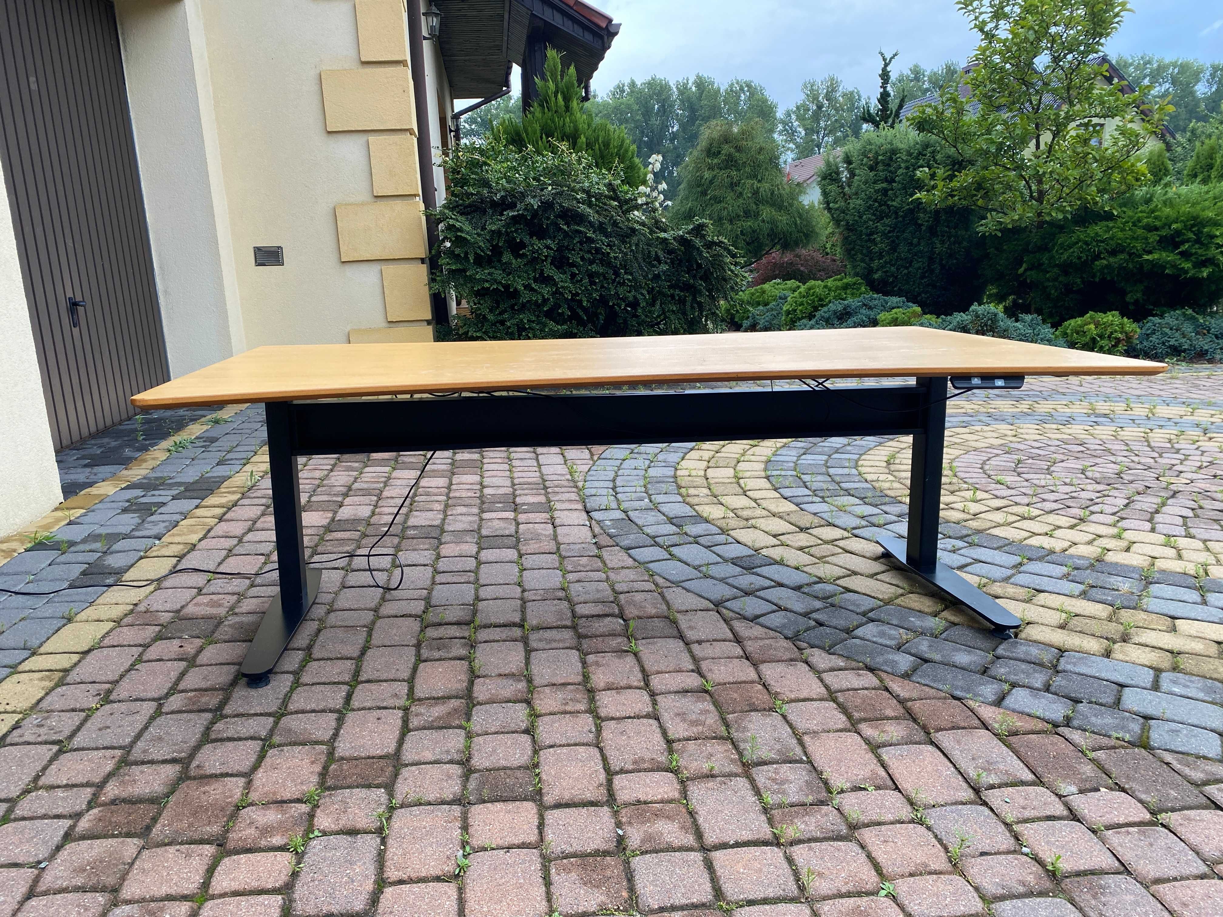 Biurko regulowane elektrycznie