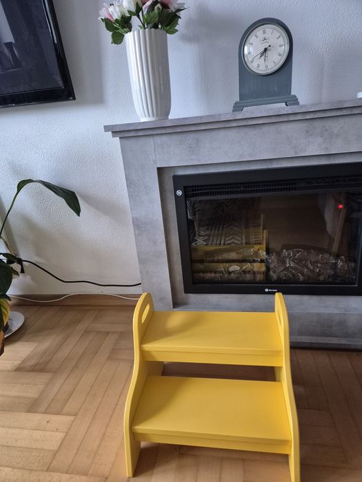 Podnużek, stołek dziecięcy IKEA żółty