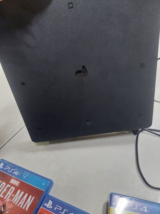 Playstation 4slim