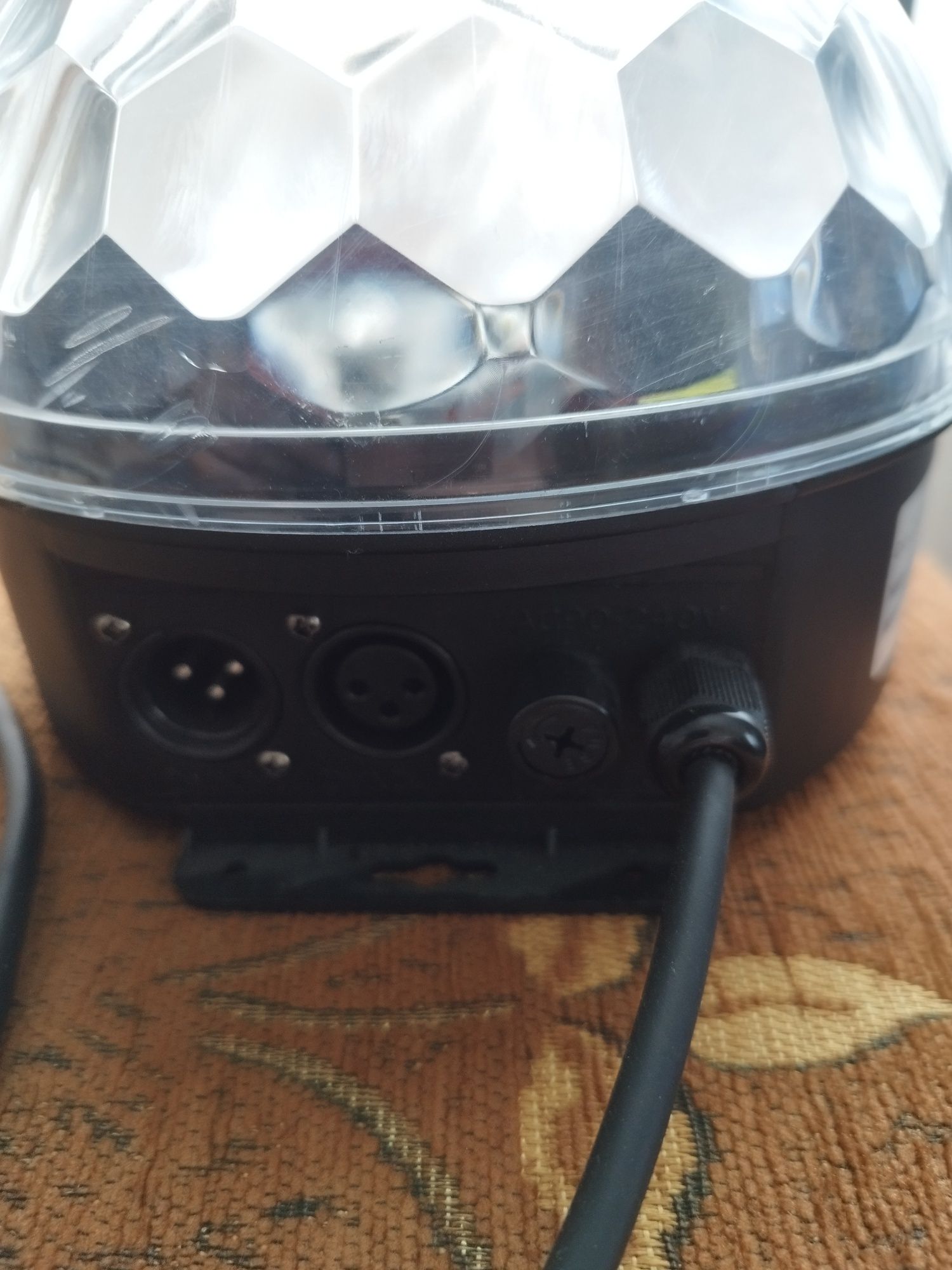 Tanio lampa disco, LED