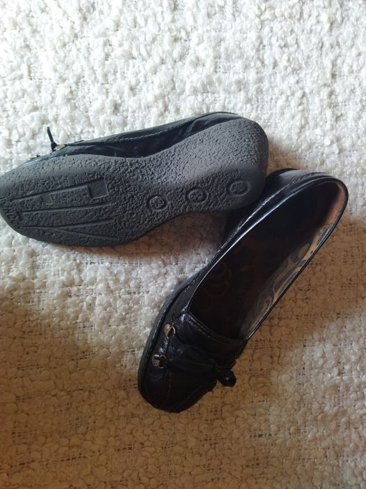 Sapatos em pele da Fly London