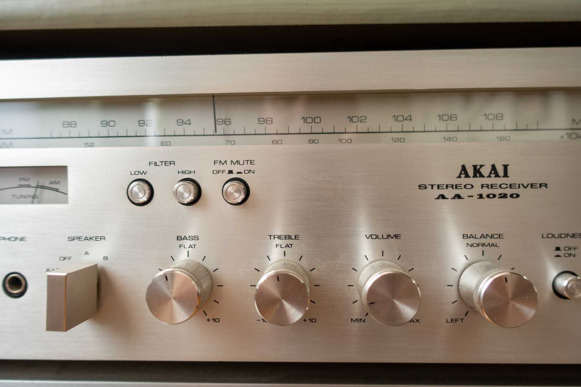 Sprzedam lub wymienię Akai AA-1020 na gramofon Akai