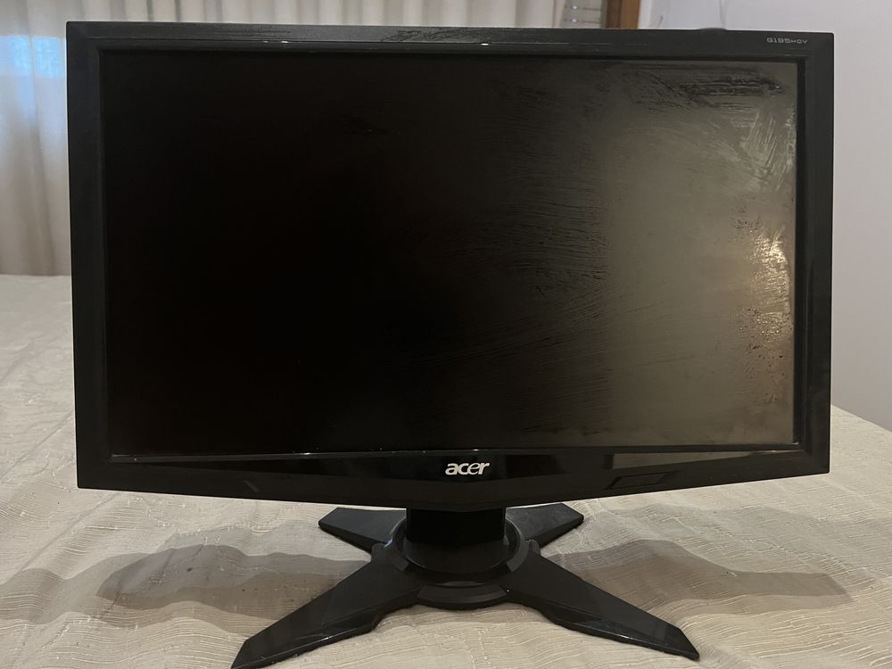 Monitor Acer  18.5’ modelo G195HQV