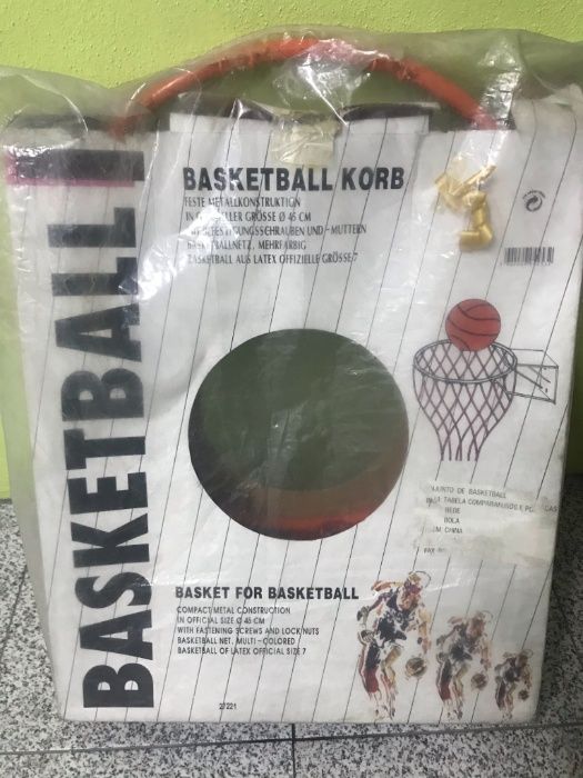 Cesto de basket por estrear