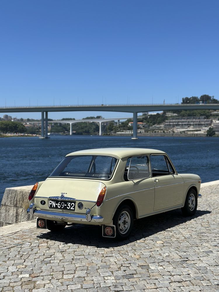 Aluguer de Carro Clássico MG MK II – Casamentos e Eventos