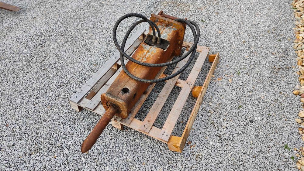 Młot hydrauliczny wyburzeniowy do koparki KUBOTA TEREX YANMAR 230kg