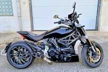 Ducati XDiavel S com suportes e malas Hepco & Becker