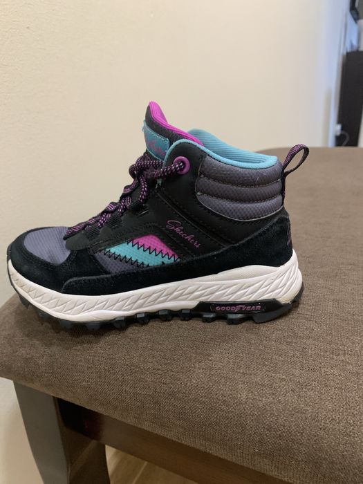 Кросівки скетчерс