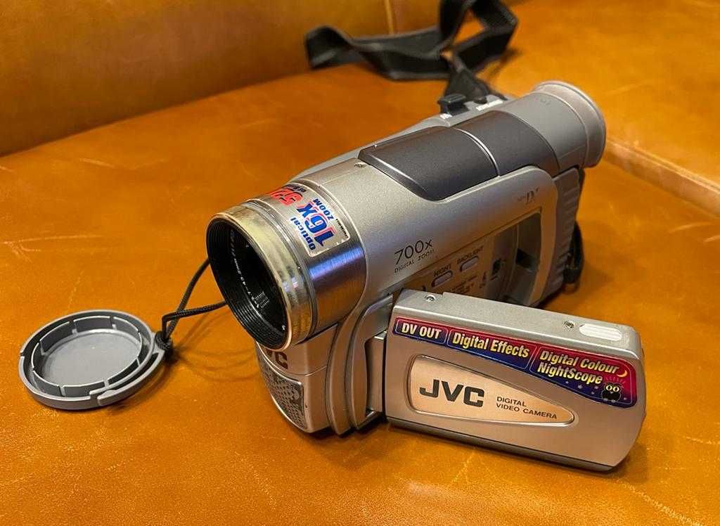 JVC Cybercam GR-D70 Mini com Mala de transporte