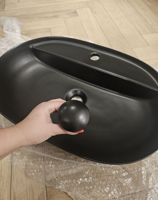 Umywalka czarna matowa ceramiczna nablatowa 62 Babette black matt Elit