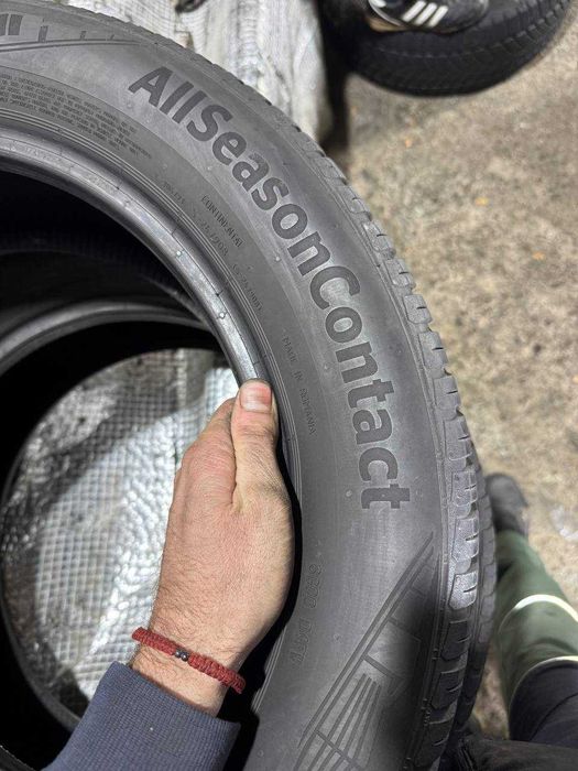 **Шини Continental 225/55R17. 2шт. Всесизонка 2022р.(0743)