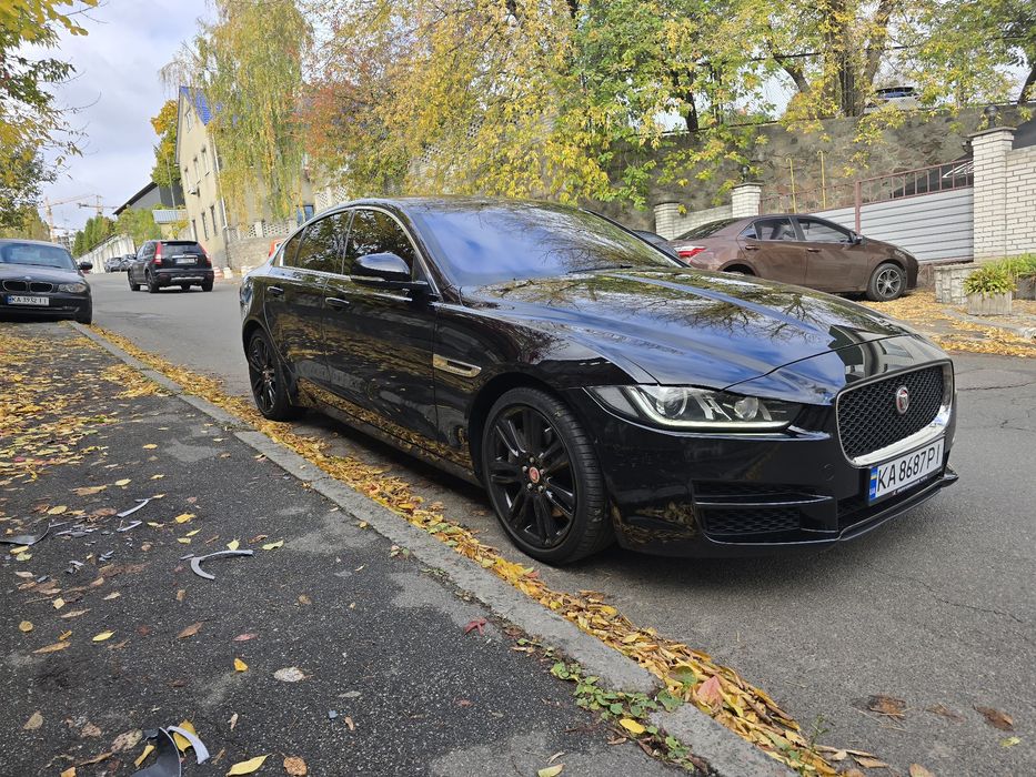 Jaguar xe 2.0 RWD