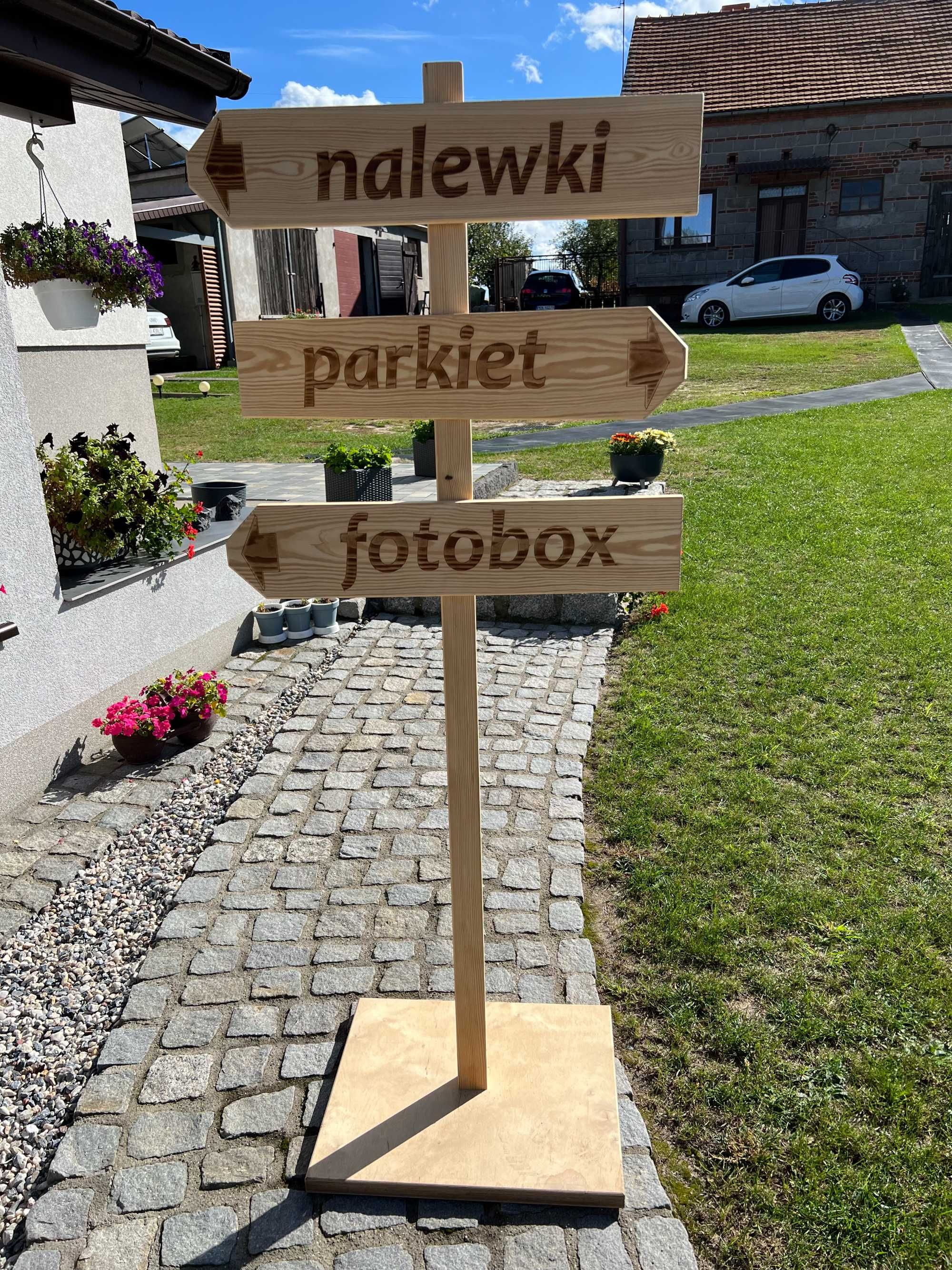 Drogowskaz weselny drewniany