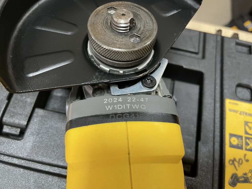 Dewalt DCG418 / безщіткова болгарка Девольт 125 мм