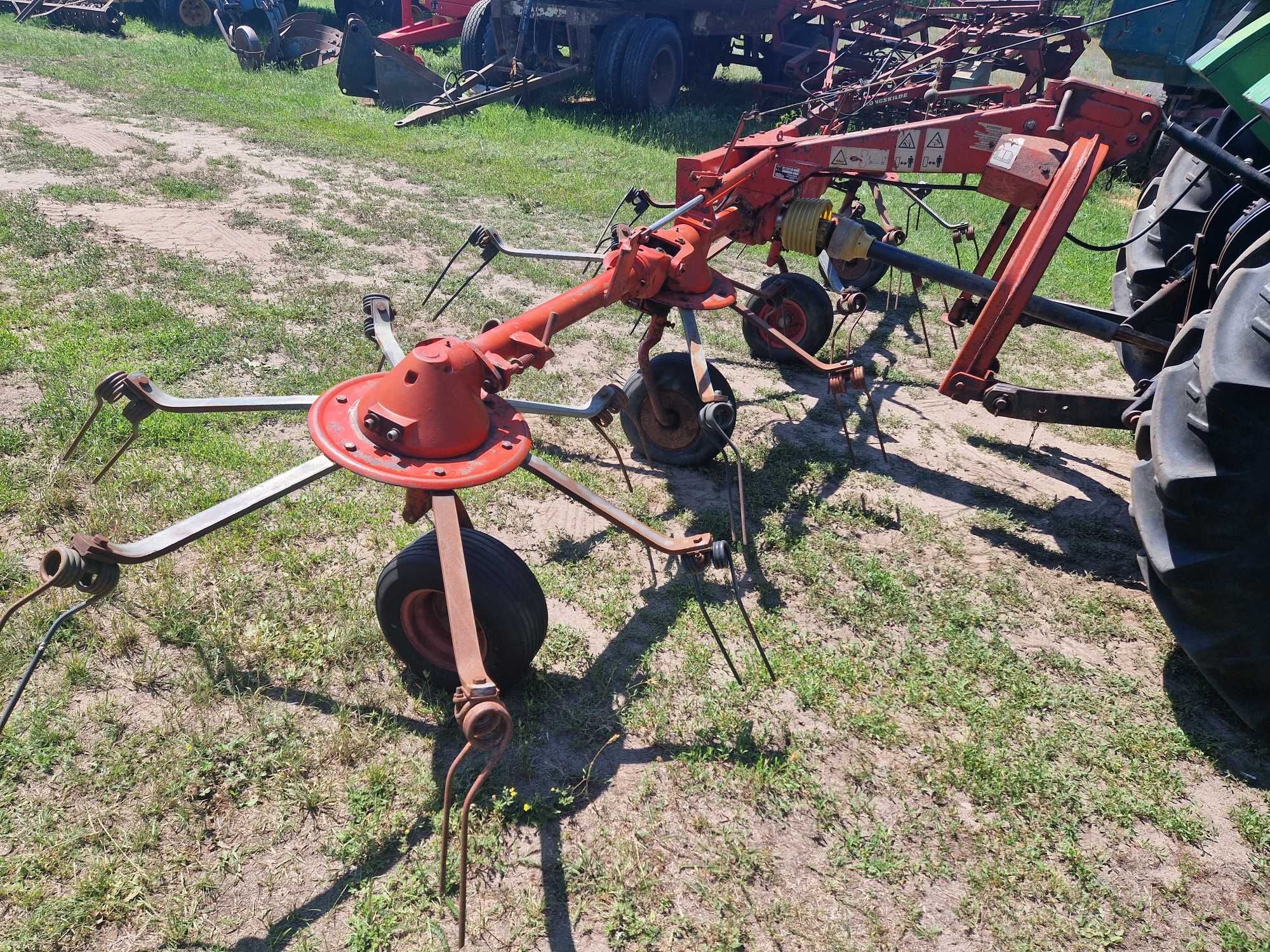 przetrząsarka Morra MH 530 hydraulicznie składana