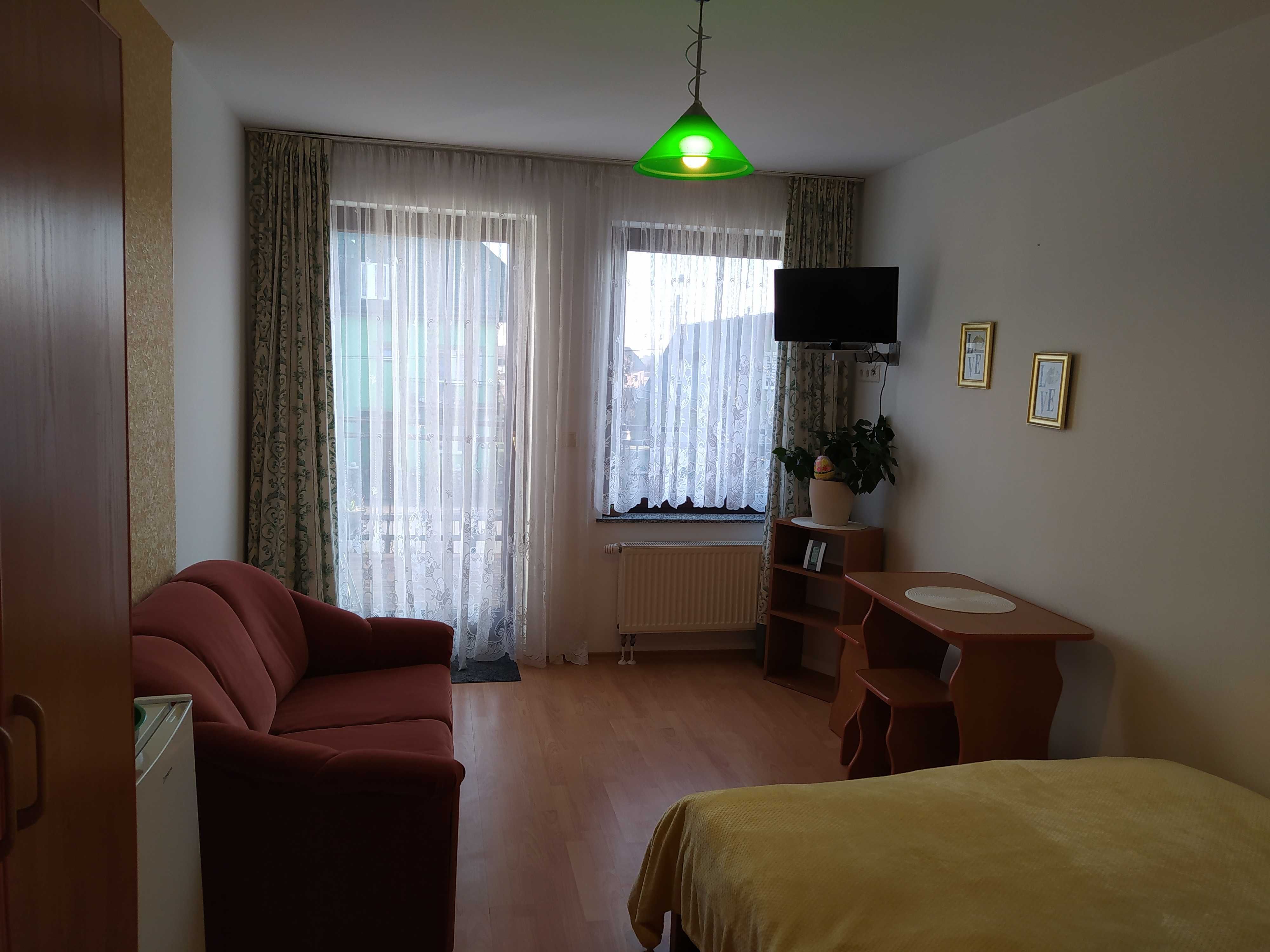 Pokoje, apartamenty ,wynajem długoterminowy.