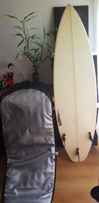 Prancha de surf udo bastos sharper 5'10

1.80m de altura, 47 cm de lar