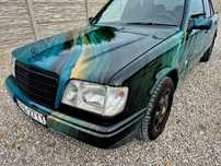 Mercedes-Benz Klasa E Mercedes W124 w Malowaniu Artystycznym