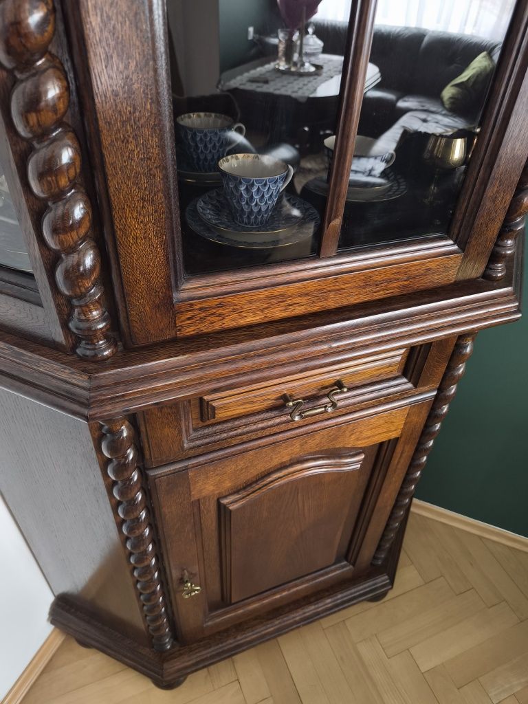 Sprzedam komplet eleganckich mebli drewnianych w idealnym stanie