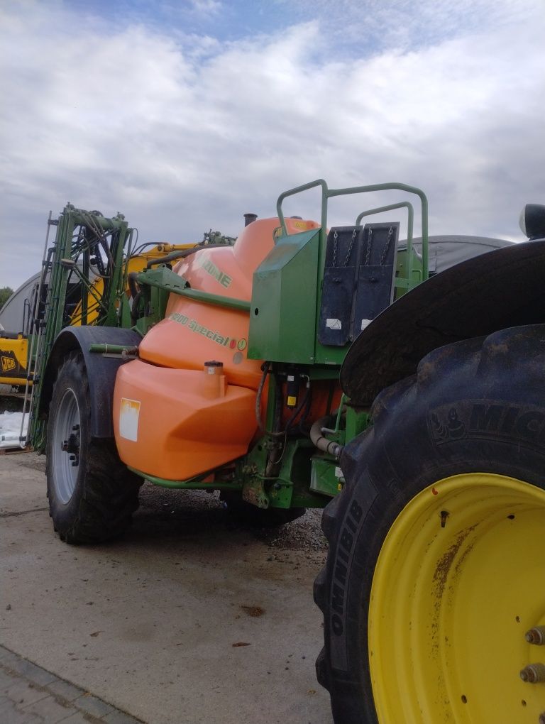 Opryskiwacz Amazone UX 24m.