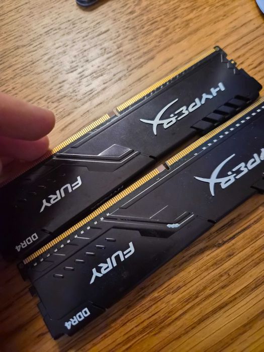 Memória RAM Kingston FURY 8x2 GB DDR4