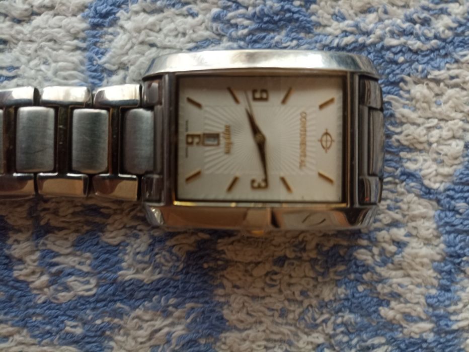 Швейцарские часы.Кварцевые