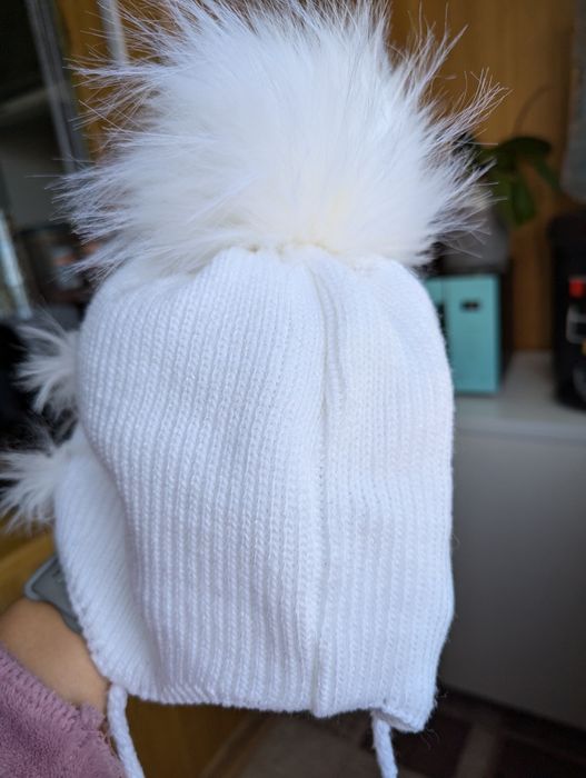 Зимова шапка на дівчинку