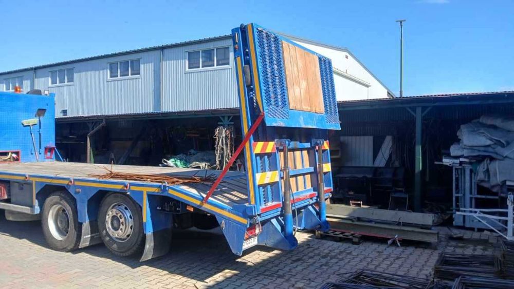 Samochód ciężarowy  laweta mercedes actros