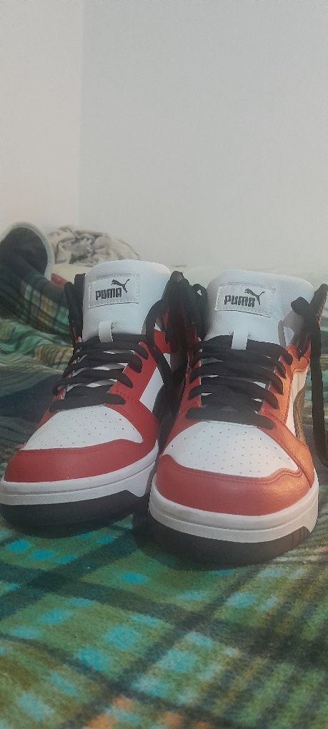 Sapatos puma com caixa