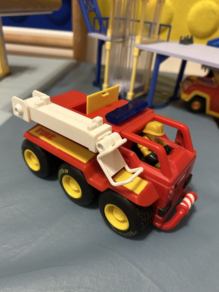 Wóz strażacki Tonka z dzwiekiem i światłami
