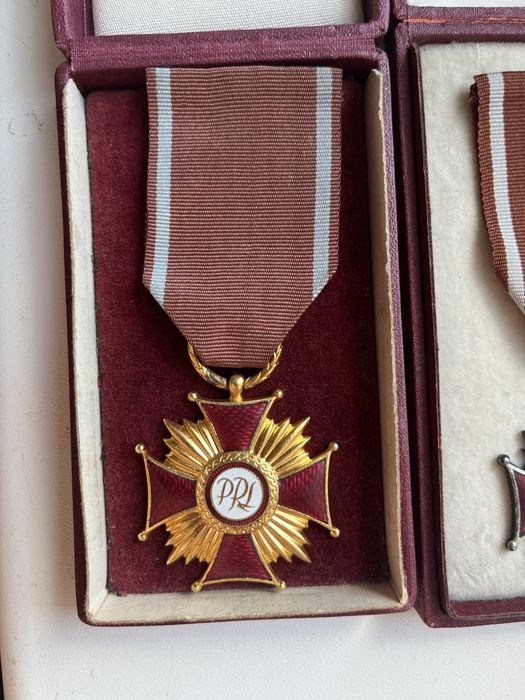 Krzyż zaslugi PRL złoty brązowy srebrny