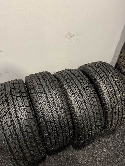 Продам зимнюю резину CST 235/55 R19