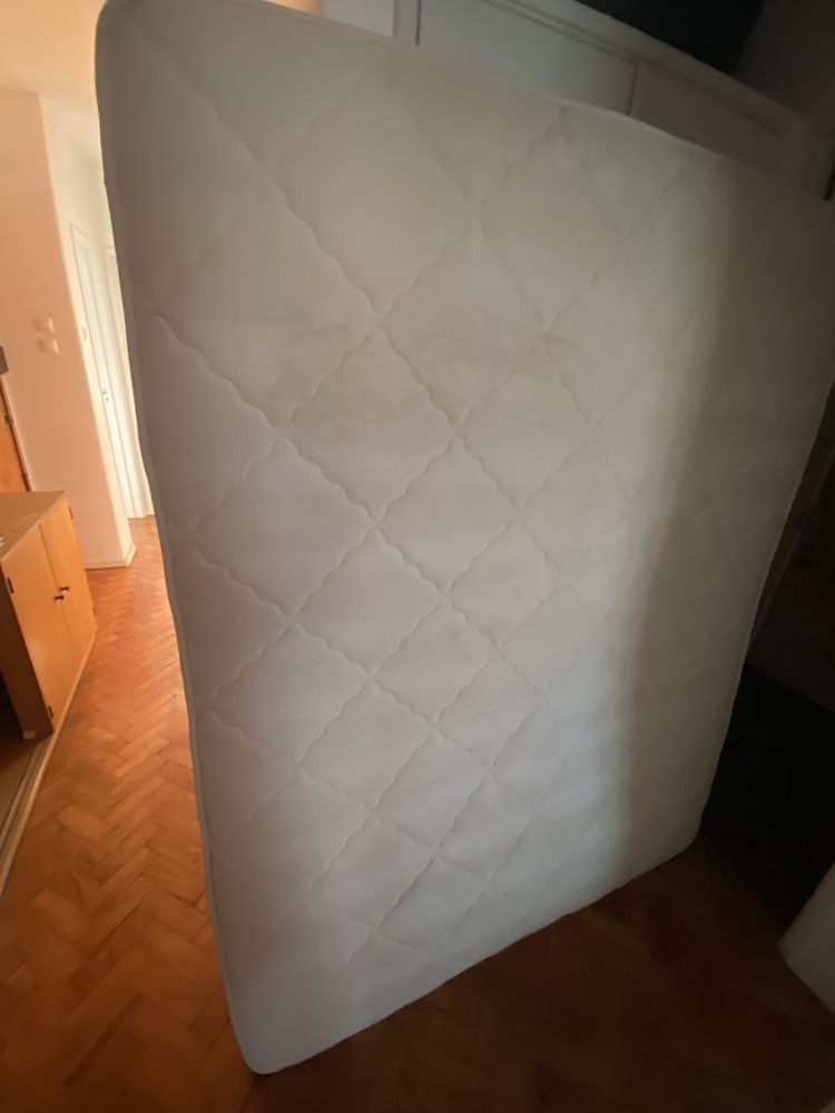 Colchão 1,80 compromento e 1,40 largura