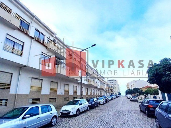 T3 Duplex, com suite, garagem 3 viaturas, terraço e varanda