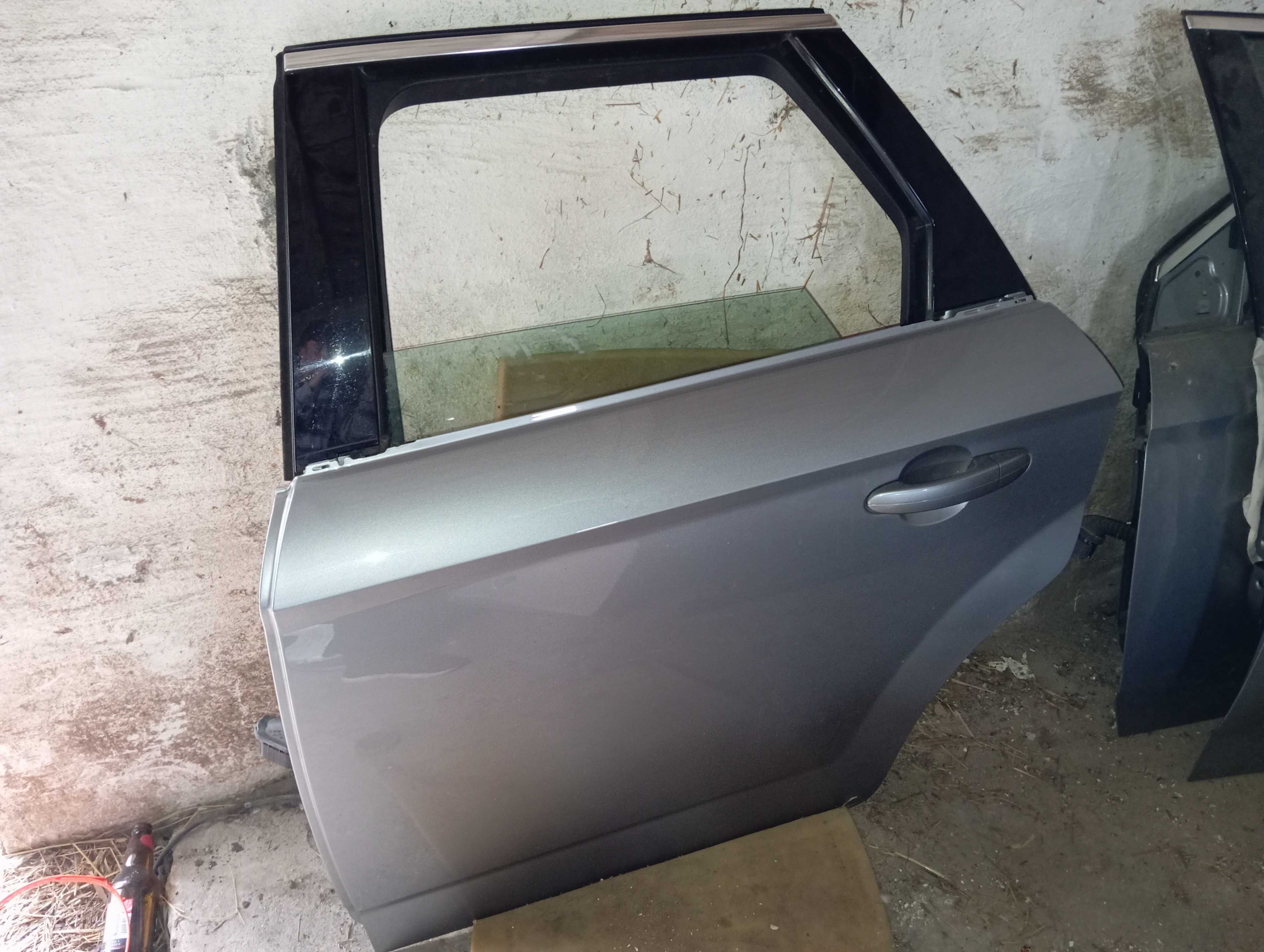 Sprzedam drzwi Mondeo mk4