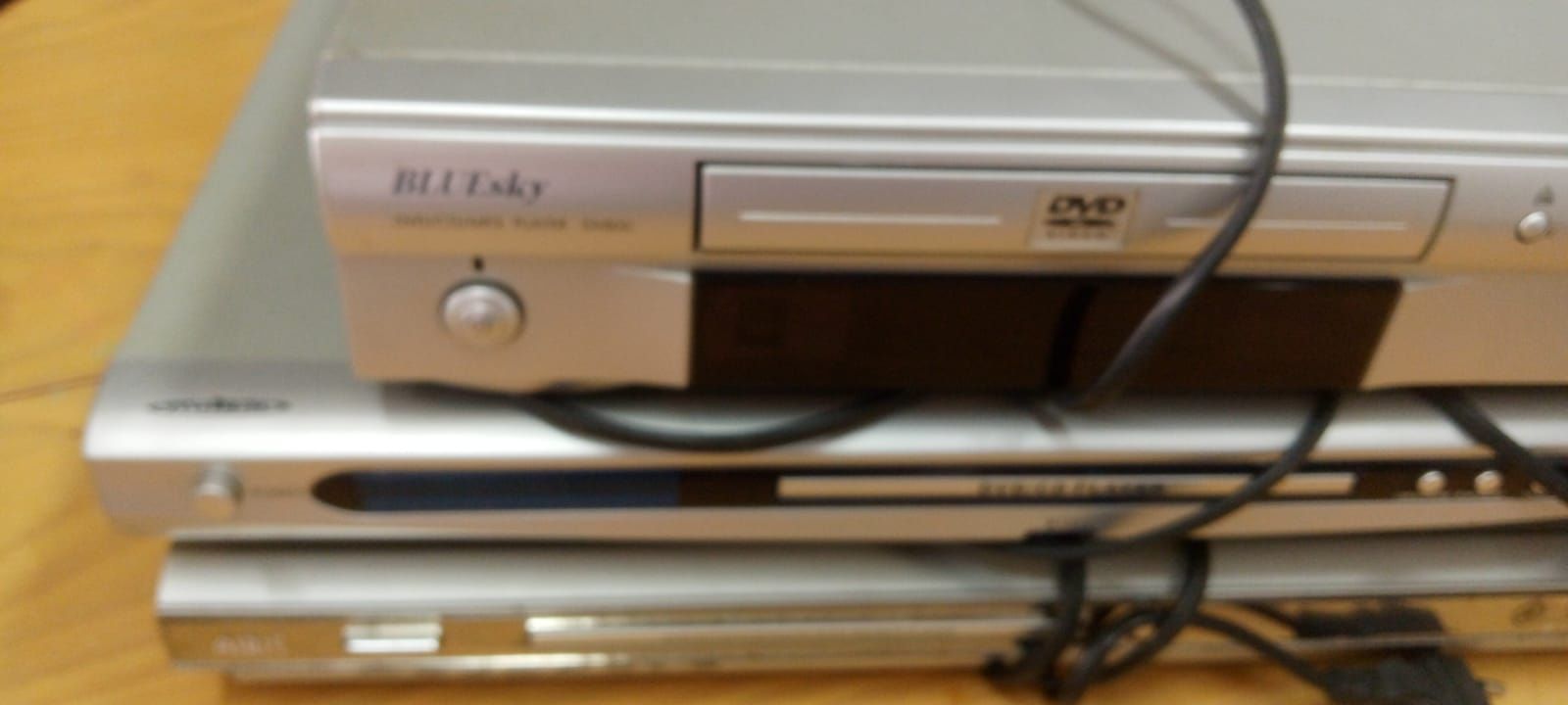 Vários DVDs Usados sem Comandos
