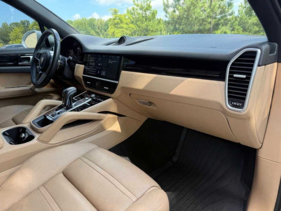 Porsche Cayenne      2019