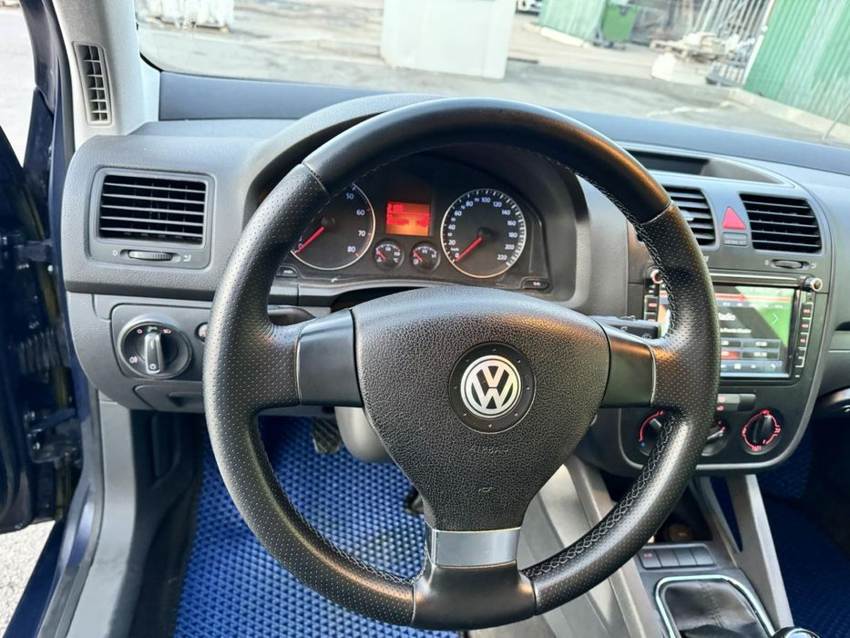 Продам Фольксваген Гольф 5 в хорошем тех состоянии